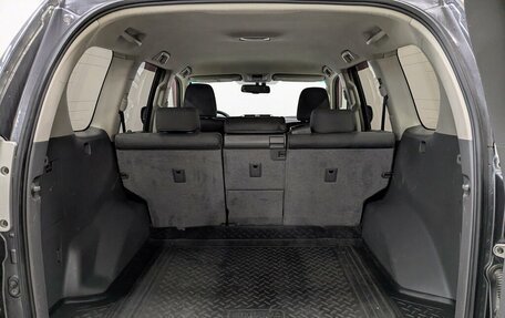 Toyota Land Cruiser Prado 150 рестайлинг 2, 2013 год, 2 650 000 рублей, 30 фотография