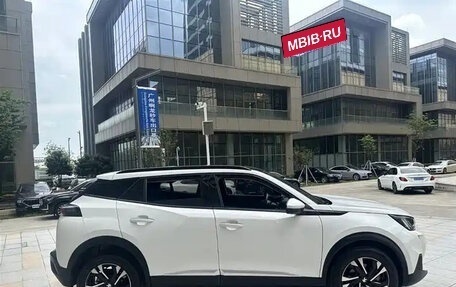 Peugeot 2008 II, 2022 год, 1 225 000 рублей, 3 фотография