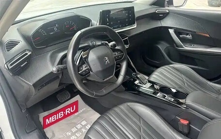 Peugeot 2008 II, 2022 год, 1 225 000 рублей, 13 фотография