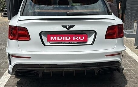 Bentley Bentayga I, 2016 год, 13 000 000 рублей, 8 фотография