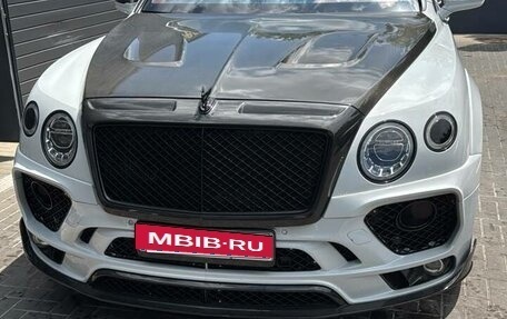 Bentley Bentayga I, 2016 год, 13 000 000 рублей, 9 фотография