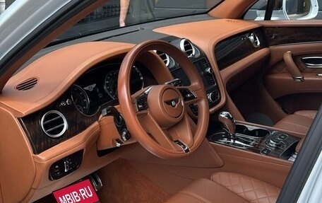 Bentley Bentayga I, 2016 год, 13 000 000 рублей, 4 фотография
