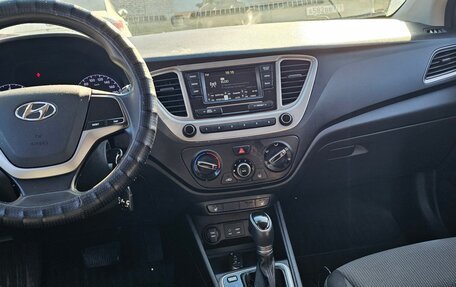 Hyundai Solaris II рестайлинг, 2017 год, 530 000 рублей, 6 фотография