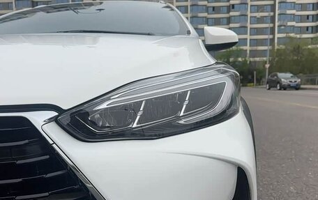 Toyota Yaris XP150 рестайлинг, 2022 год, 1 450 000 рублей, 2 фотография