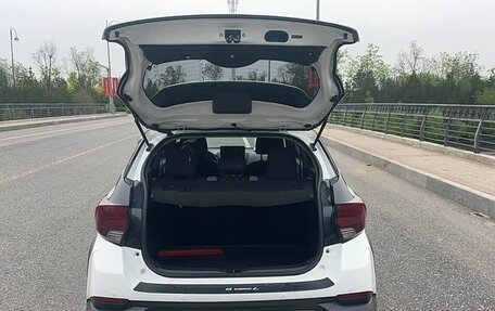 Toyota Yaris XP150 рестайлинг, 2022 год, 1 450 000 рублей, 7 фотография