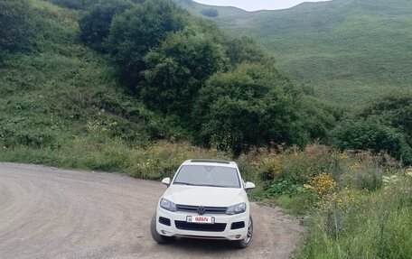 Volkswagen Touareg III, 2011 год, 1 540 000 рублей, 3 фотография