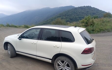 Volkswagen Touareg III, 2011 год, 1 540 000 рублей, 6 фотография