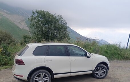 Volkswagen Touareg III, 2011 год, 1 540 000 рублей, 7 фотография