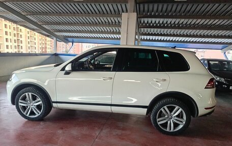Volkswagen Touareg III, 2011 год, 1 540 000 рублей, 8 фотография
