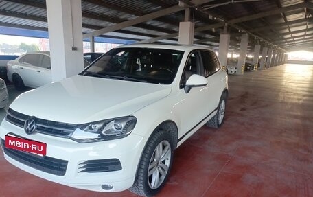 Volkswagen Touareg III, 2011 год, 1 540 000 рублей, 10 фотография