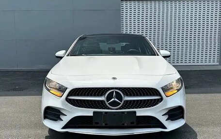 Mercedes-Benz A-Класс, 2023 год, 2 250 000 рублей, 2 фотография