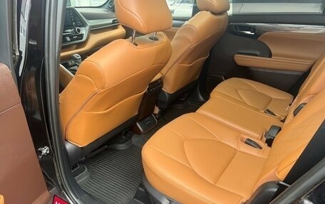 Toyota Highlander, 2021 год, 4 474 000 рублей, 13 фотография
