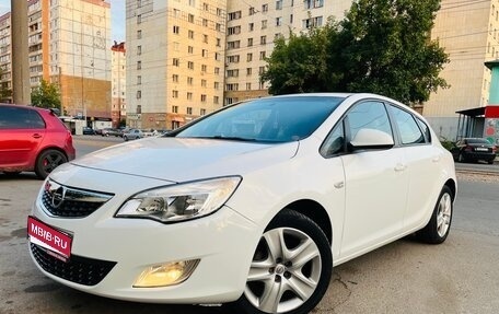 Opel Astra J, 2011 год, 637 000 рублей, 1 фотография