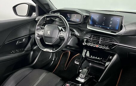 Peugeot 2008 II, 2020 год, 1 700 000 рублей, 13 фотография