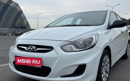 Hyundai Solaris II рестайлинг, 2014 год, 900 000 рублей, 2 фотография
