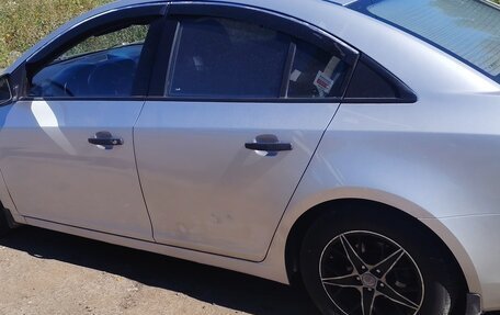 Chevrolet Cruze II, 2010 год, 725 000 рублей, 7 фотография