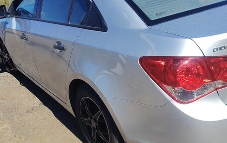 Chevrolet Cruze II, 2010 год, 725 000 рублей, 6 фотография