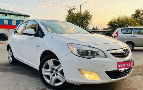 Opel Astra J, 2011 год, 637 000 рублей, 2 фотография
