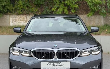 BMW 3 серия, 2022 год, 3 190 000 рублей, 2 фотография