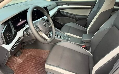 Volkswagen Golf VIII, 2022 год, 1 850 000 рублей, 12 фотография