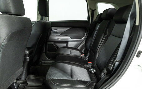 Mitsubishi Outlander III рестайлинг 3, 2021 год, 2 099 777 рублей, 10 фотография