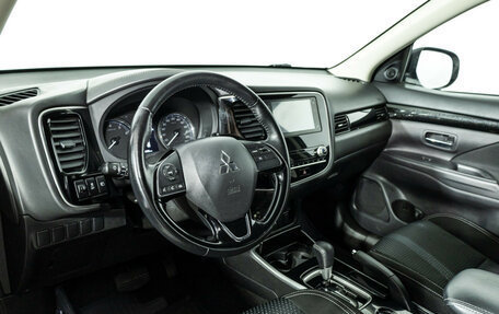 Mitsubishi Outlander III рестайлинг 3, 2021 год, 2 099 777 рублей, 11 фотография