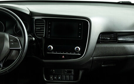 Mitsubishi Outlander III рестайлинг 3, 2021 год, 2 099 777 рублей, 14 фотография