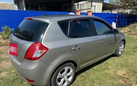 KIA cee'd I рестайлинг, 2010 год, 650 000 рублей, 2 фотография