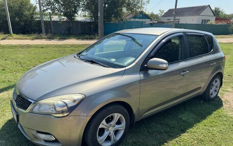 KIA cee'd I рестайлинг, 2010 год, 650 000 рублей, 3 фотография