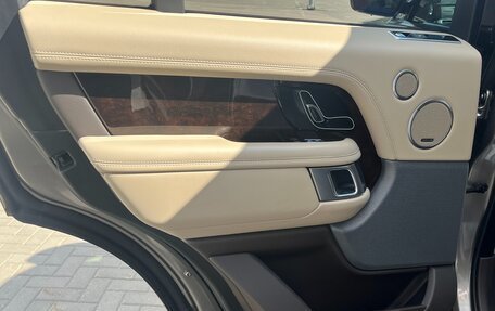 Land Rover Range Rover IV рестайлинг, 2021 год, 9 400 000 рублей, 6 фотография