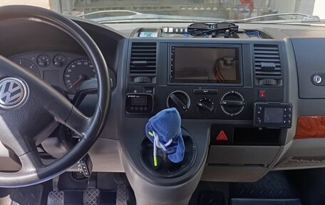 Volkswagen Transporter T5 рестайлинг, 2005 год, 1 250 000 рублей, 3 фотография