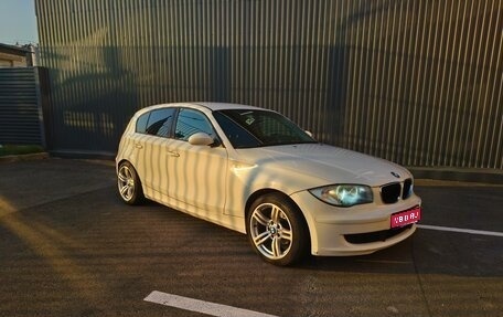 BMW 1 серия, 2009 год, 800 000 рублей, 1 фотография