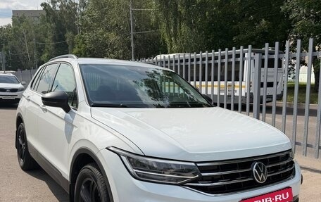 Volkswagen Tiguan II, 2021 год, 3 050 000 рублей, 2 фотография