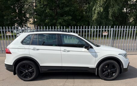 Volkswagen Tiguan II, 2021 год, 3 050 000 рублей, 3 фотография