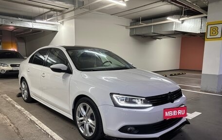 Volkswagen Jetta VI, 2012 год, 1 050 000 рублей, 3 фотография