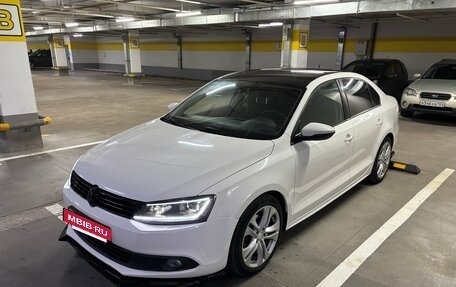 Volkswagen Jetta VI, 2012 год, 1 050 000 рублей, 2 фотография