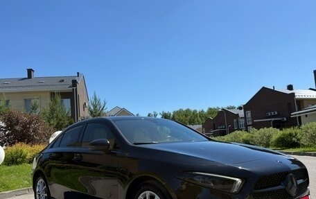Mercedes-Benz A-Класс, 2020 год, 2 450 000 рублей, 3 фотография