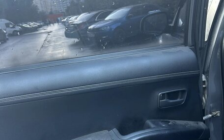 Mitsubishi Outlander III рестайлинг 3, 2011 год, 900 000 рублей, 9 фотография