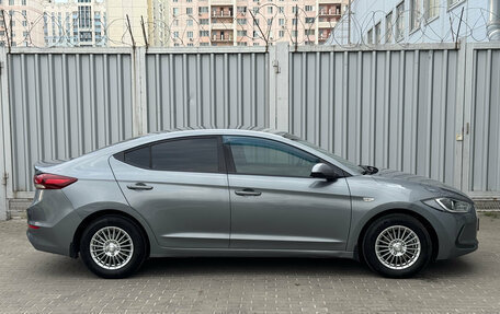Hyundai Elantra VI рестайлинг, 2016 год, 1 175 000 рублей, 6 фотография