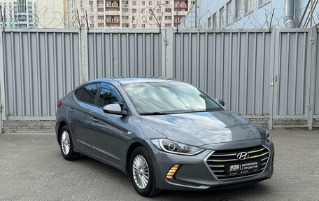 Hyundai Elantra VI рестайлинг, 2016 год, 1 175 000 рублей, 7 фотография