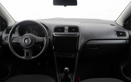 Volkswagen Polo VI (EU Market), 2013 год, 675 000 рублей, 13 фотография