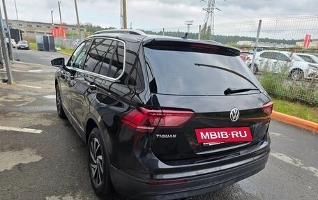 Volkswagen Tiguan II, 2018 год, 2 400 000 рублей, 3 фотография