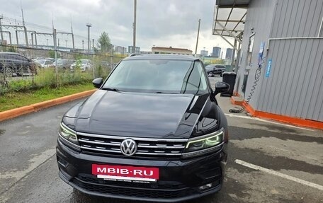 Volkswagen Tiguan II, 2018 год, 2 400 000 рублей, 5 фотография
