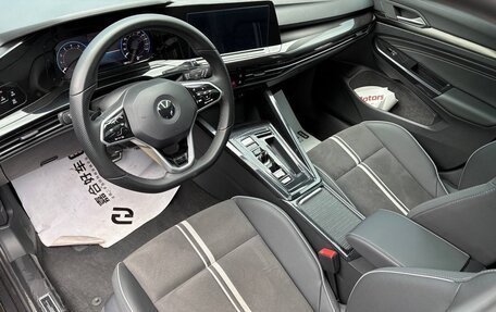 Volkswagen Golf VIII, 2023 год, 2 500 000 рублей, 5 фотография
