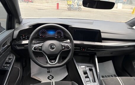 Volkswagen Golf VIII, 2023 год, 2 500 000 рублей, 7 фотография