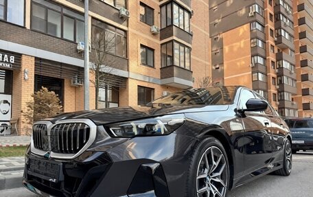BMW 5 серия, 2024 год, 7 120 000 рублей, 3 фотография