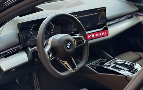 BMW 5 серия, 2024 год, 7 120 000 рублей, 9 фотография