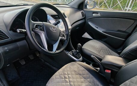 Hyundai Solaris II рестайлинг, 2013 год, 750 000 рублей, 2 фотография