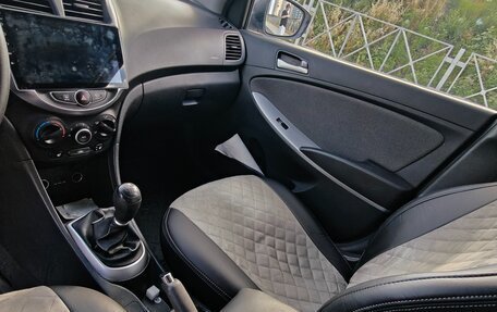 Hyundai Solaris II рестайлинг, 2013 год, 750 000 рублей, 3 фотография