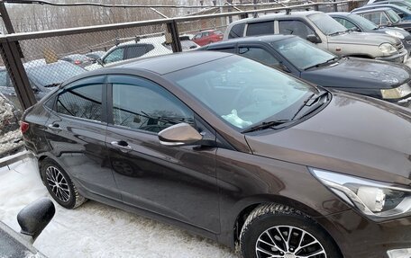 Hyundai Solaris II рестайлинг, 2015 год, 1 100 000 рублей, 3 фотография